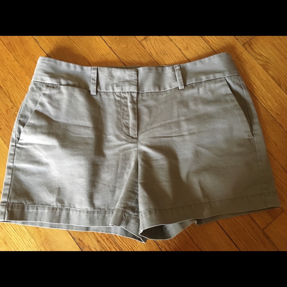 🎾 Loft Khaki Shorts